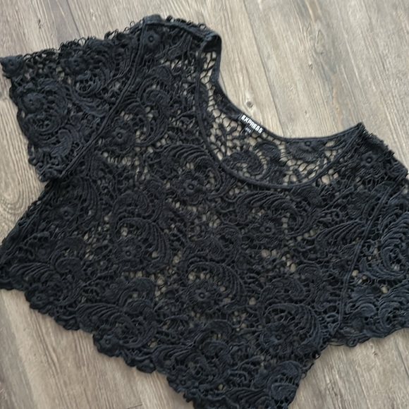 Super cute Express crochet crop - Picture 2 of 3